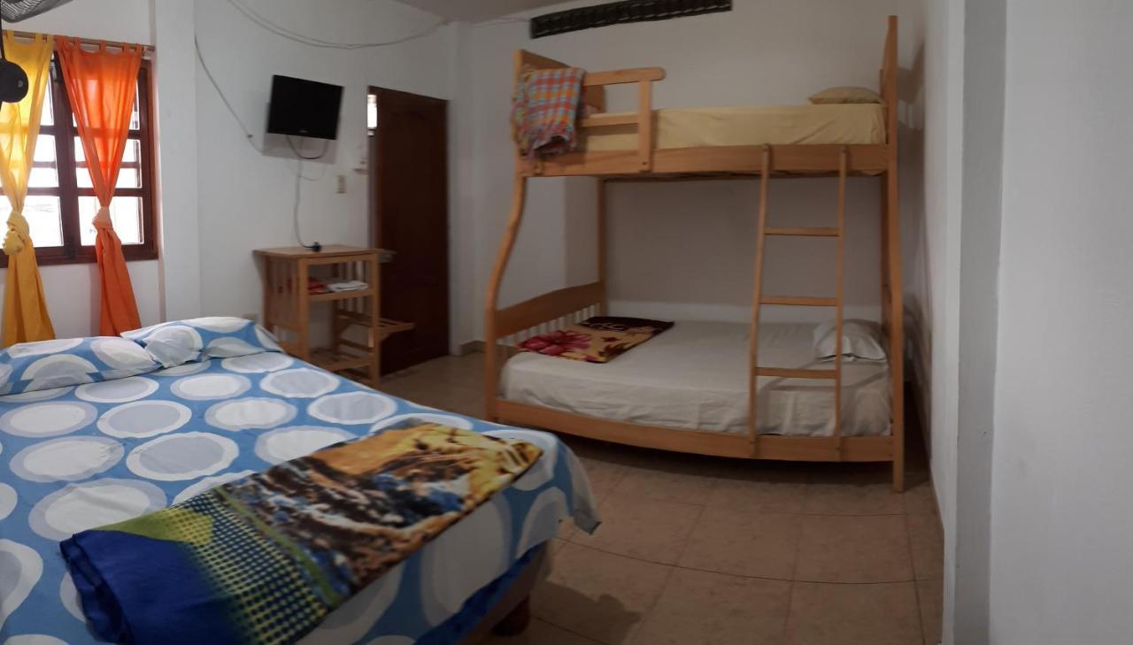 Haus Quentin Hotel Puerto Lopez Luaran gambar
