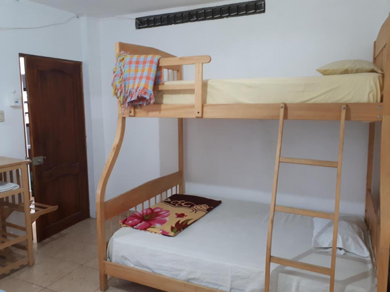 Haus Quentin Hotel Puerto Lopez Luaran gambar